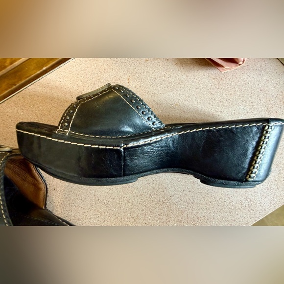 Cowgirl Cute Leather Platform Sandals by Ariat Metal Horseshoe & Lucky Clover - Picture 10 of 10